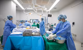 Sinh viên hiến gan cứu giảng viên hôn mê sâu