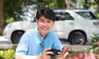 Yêu phim Trung Quốc, nam sinh TP. HCM giành học bổng thạc sĩ top 2 Trung Quốc