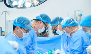Ca ghép tim chạy đua với tử thần cứu bé trai 15 tuổi