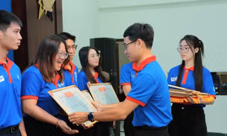 Hơn hơn 3.000 sinh viên tình nguyện đã tham gia tiếp sức mùa thi tại TP. HCM