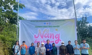 Sinh viên Đà Nẵng mang niềm vui đến người dân vùng cao