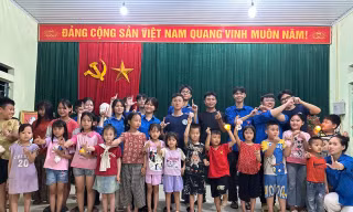 'Hè Xanh 2025': Mang niềm vui cho cho các em nhỏ vùng xa Thái Nguyên