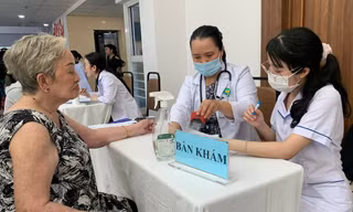 Sẽ cấp 'hộ chiếu sức khỏe' cho người dân TPHCM