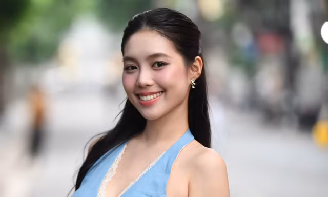 Theo chân Á hậu Châu Anh trải nghiệm thanh toán số 