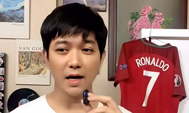 Ca sĩ Tim gây phẫn nộ, mỉa mai Messi