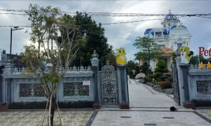 Phường mới xin ý kiến xử lý ‘tòa nhà đẹp nhất Cà Mau’ xây không phép