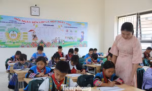 Tâm sự của học sinh nghèo trường nội trú biên giới 