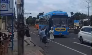 Làm rõ vụ người trên xe khách và ô tô dừng giữa quốc lộ 1 ở Cà Mau rượt đánh nhau