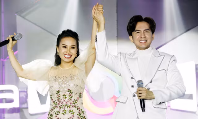 Anh Bo Đan Trường hội ngộ dàn sao Làn Sóng Xanh, "người tình âm nhạc" nói gì?