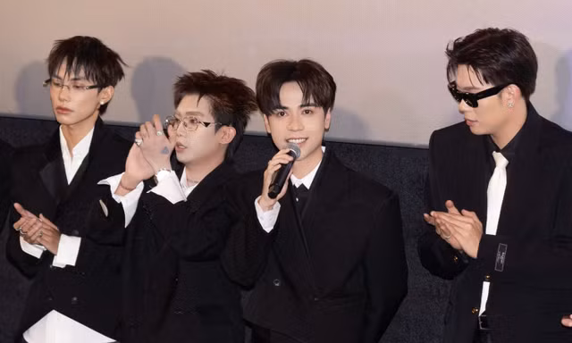Tinh Hà "Say Hi": Quang Hùng MasterD rì-viu ca khúc chủ đề và Live Stage 1