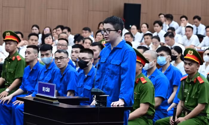 TIN NHANH: Toàn cảnh ngày đầu phiên xét xử Mr Pips và đồng phạm chiếm đoạt gần 1.560 tỷ đồng