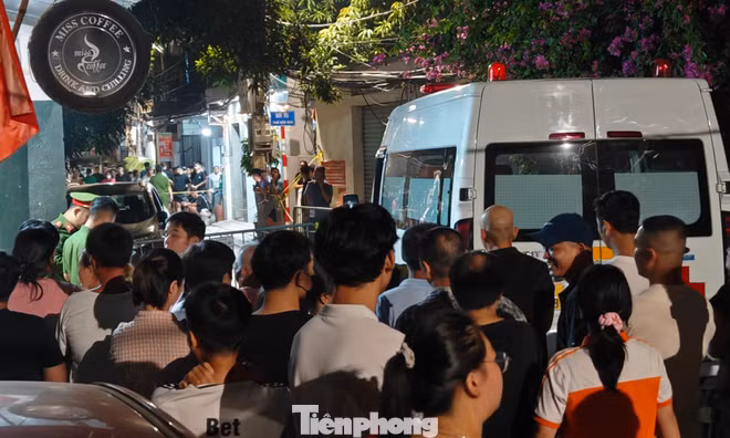Vụ người đàn ông bị đâm tử vong trong ô tô ở Hà Nội: 'Hung thủ giật dao của người bán thịt gây án'