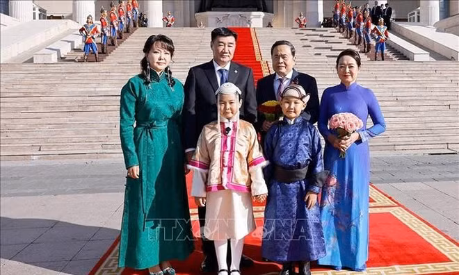Lễ đón Chủ tịch Quốc hội Trần Thanh Mẫn và Phu nhân thăm chính thức Mông Cổ