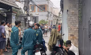 Người đàn ông tấn công hàng xóm rồi cố thủ, đốt nhà 