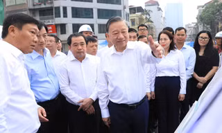 Tổng Bí thư, Chủ tịch nước Tô Lâm: Quản lý chặt chẽ quy hoạch xây dựng hai bên tuyến đường
