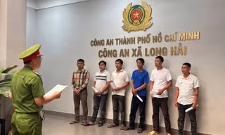 Ăn nhậu giữa đường rồi lao vào đánh nhau, 6 người bị khởi tố