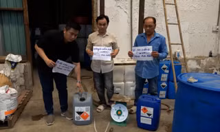 Bắt giám đốc công ty 'hô biến' hóa chất công nghiệp thành giấm ăn
