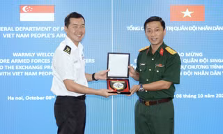 Sĩ quan trẻ Singapore đến Việt Nam kết nối tình bạn