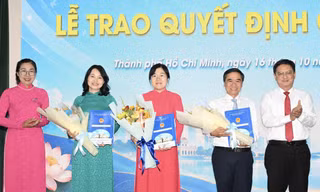 Chủ tịch UBND TPHCM bổ nhiệm cán bộ quản lý 15 trường cao đẳng 