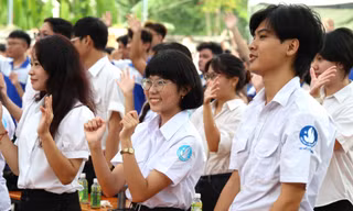 Tuần lễ 'Vươn cánh bồ câu trắng' hỗ trợ nhu cầu thiết thực của sinh viên