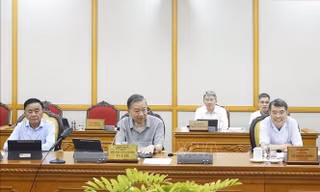 Bộ Chính trị cho ý kiến hoàn thiện thể chế vượt trội, tạo động lực mới để TPHCM phát triển nhanh, bền vững