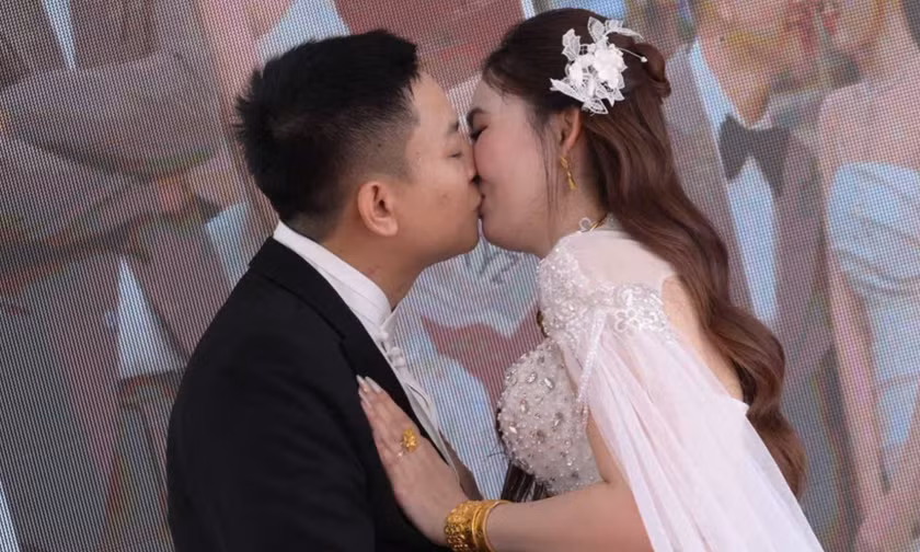 Ảnh chưa công khai ở đám cưới Hoài Lâm