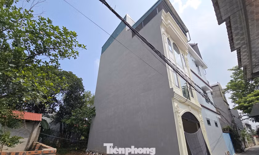Vụ xây nhầm nhà 3 tầng sang đất hàng xóm: Cận cảnh màn 'chuyển nhà' hy hữu