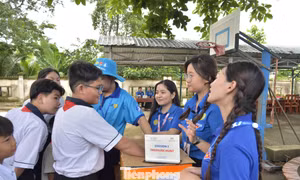 Sôi nổi sân chơi tiếng Anh cho học sinh vùng biên