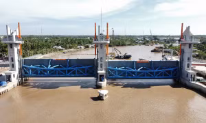 Dự án kiểm soát nguồn nước bờ Nam sông Hậu giai đoạn 1 và 2 giúp giảm thiểu hạn mặn, ngập úng, nâng cao sản xuất và đời sống người dân TP Cần Thơ.