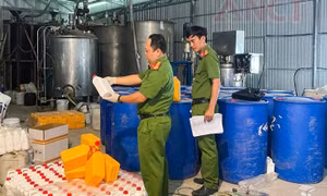 Cần Thơ phát hiện cơ sở sản xuất phân bón trái phép quy mô lớn