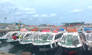 Nhiều ca nô, tàu du lịch Phú Quốc tạm dừng hoạt động