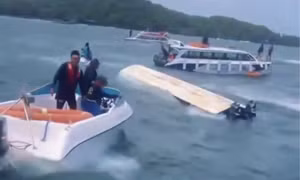 Hiện trường vụ lật ca nô.