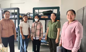 Phụ huynh xúc động ngày con em nhập học ngôi trường đặc biệt ở Cần Thơ
