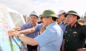 Bộ trưởng Xây dựng 'thúc' hai cao tốc qua Cần Thơ về đích đúng hạn