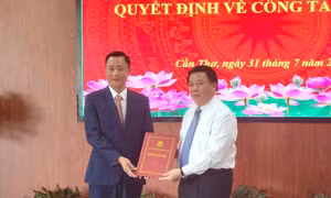 Trao quyết định bổ nhiệm Giám đốc Học viện Chính trị khu vực IV