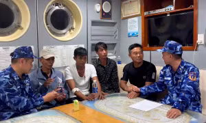 Tàu cá bị đắm trên biển Tây Nam, Cảnh sát biển cứu 4 ngư dân