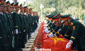 Giờ phút tiễn đưa 120 hài cốt liệt sĩ về nơi an nghỉ tại Cần Thơ