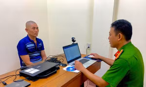 Bóp cổ người tình tử vong rồi đi đầu thú