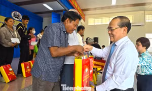Thăm, chúc Tết Chôl Chnăm Thmây 2026 của đồng bào Khmer