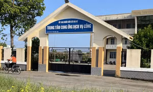 Đình chỉ sinh hoạt Đảng cựu lãnh đạo Ban Quản lý chợ và Dịch vụ công ích huyện Cái Bè cũ