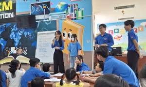 Thầy cô áo xanh gieo mầm ngoại ngữ cho trẻ em