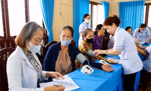 Vĩnh Long khám bệnh miễn phí cho người dân từ 11/8