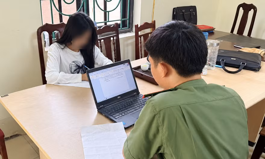 Công an Hưng Yên làm việc với admin nhóm Facebook 'Những người ghét bố mẹ'