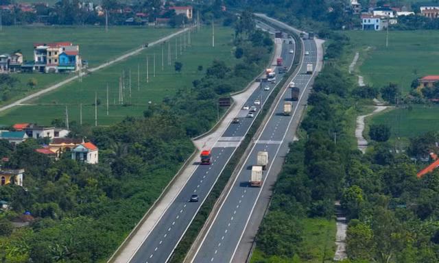 Chuyên gia giao thông: Xác định chính xác khoảng cách tương ứng với tốc độ không đơn giản