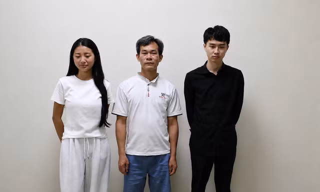 Các bị can từ trái qua phải: Bàn Thị Lứu, Vương Văn Minh và Lý Trung Nguyên.