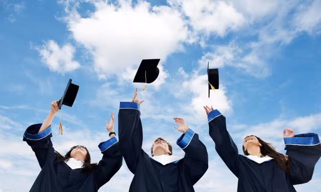 Giăng bẫy học bổng để lừa tiền, thu thập dữ liệu cá nhân