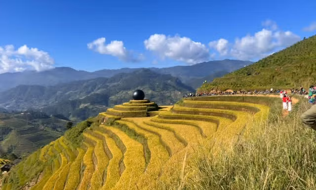 Quả bóng đen giữa ruộng bậc thang ở Lào Cai gây chú ý, chính quyền lên tiếng