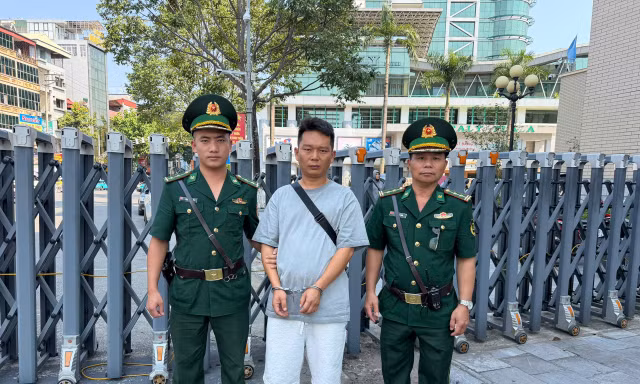 Khởi tố người Trung Quốc đưa tiền vào Việt Nam để buôn bán nhưng không khai báo