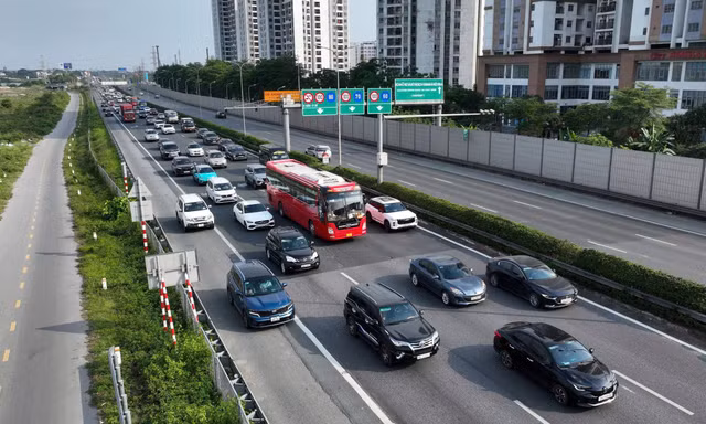 Cục CSGT nói về xử phạt phương tiện vi phạm khoảng cách trên cao tốc