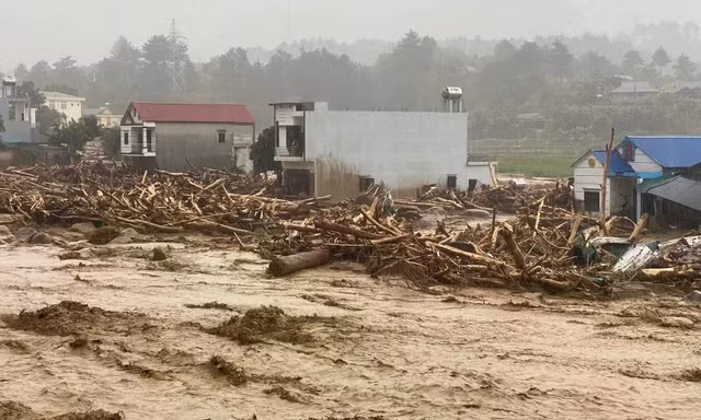 Hình ảnh mưa lũ, sạt lở 'càn quét' Lai Châu, Sơn La 